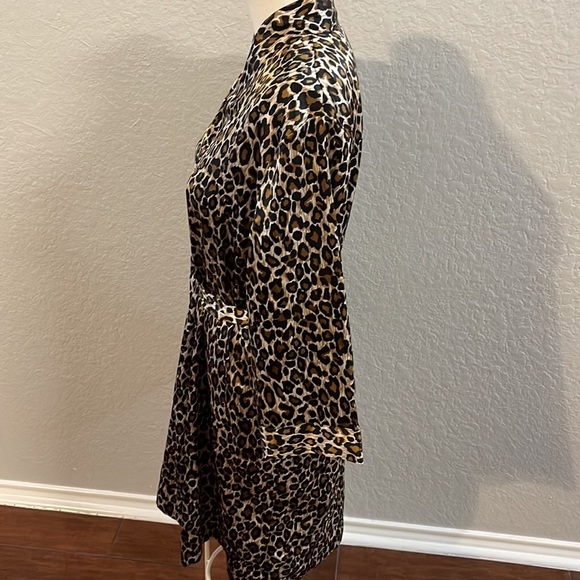 Ambrielle Robe - Picture 2 of 7